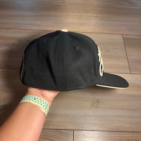 LA Los Angeles Lakers 2010 Back to Back NBA Champions Hat - Picture 2 of 6